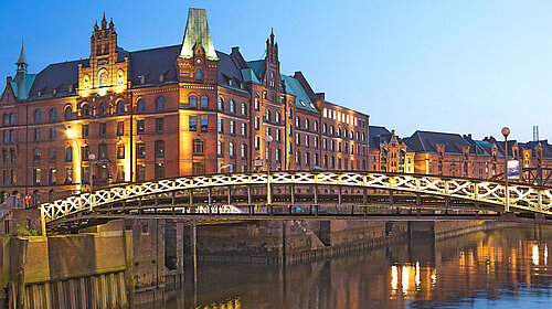 Hamburg: Speicherstadt evening impression, www.mediaserver.hamburg.de / Andreas Vallbracht 